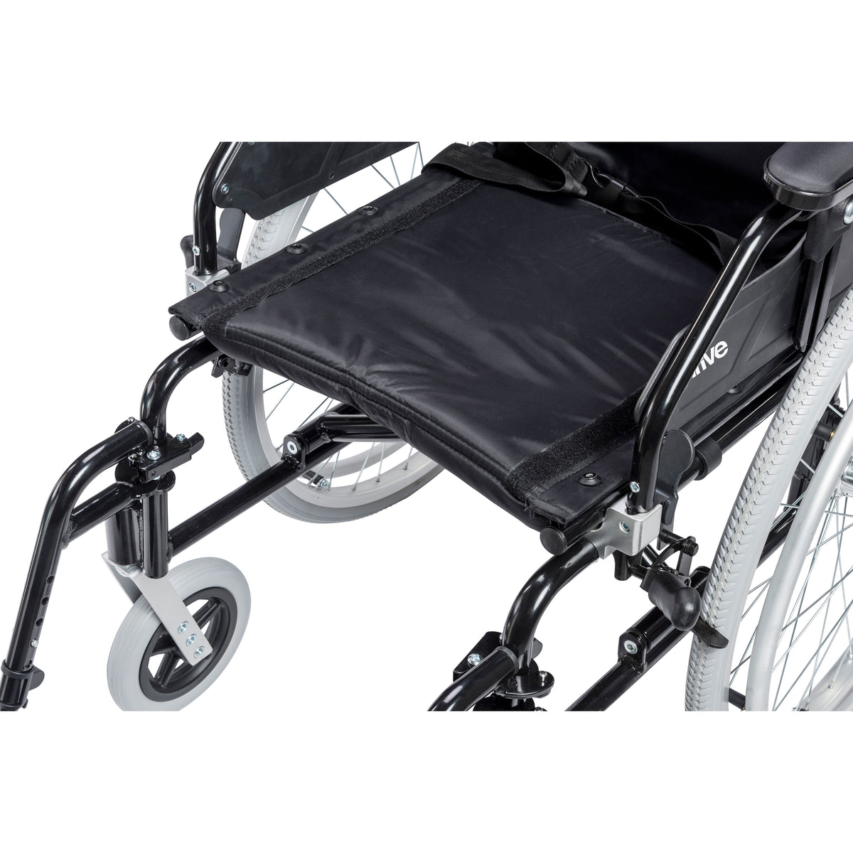 Lynx Ultra Lightweight Wheelchair, Swing away Footrests, 18" Seat